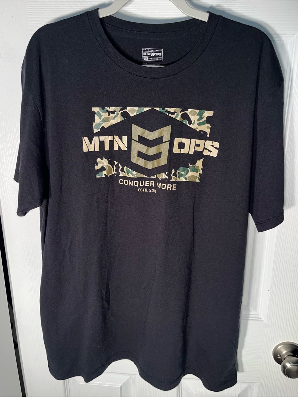 Men’s Mountain Ops Short Sleeve T Tee Shirt Size XL Black Camouflage